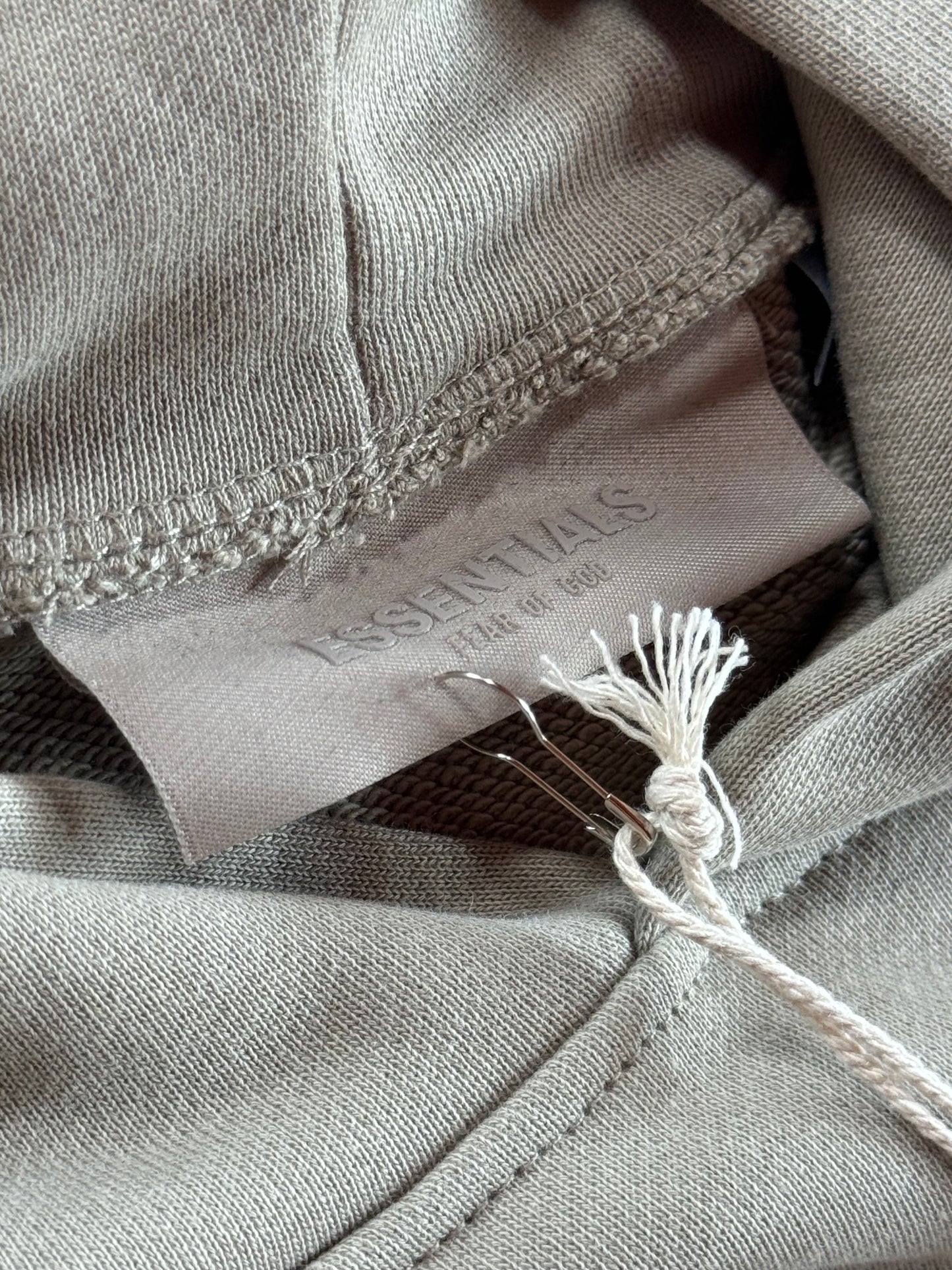 SUDADERA ESSENTIALS