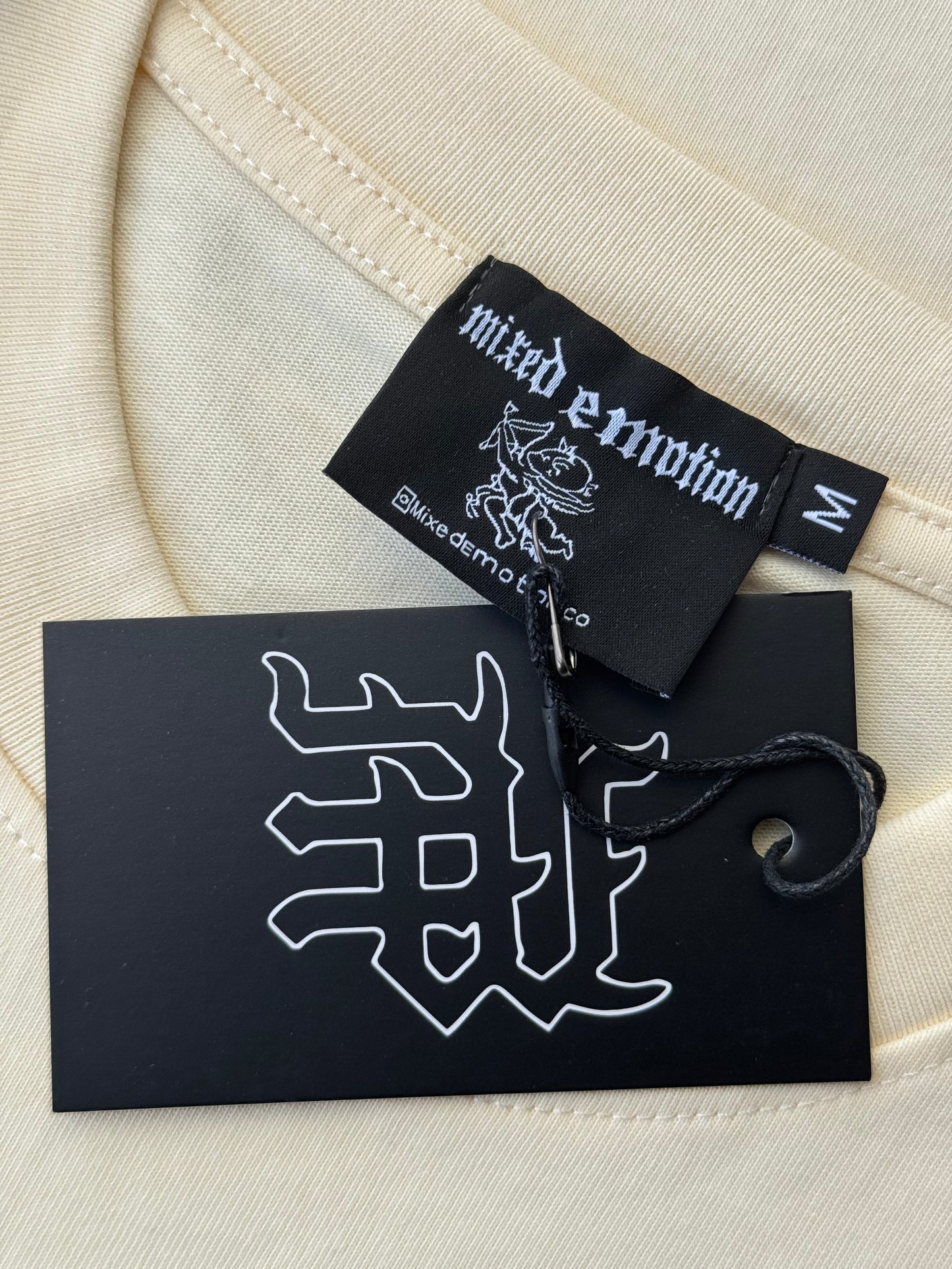 PLAYERA MIXED EMOTION