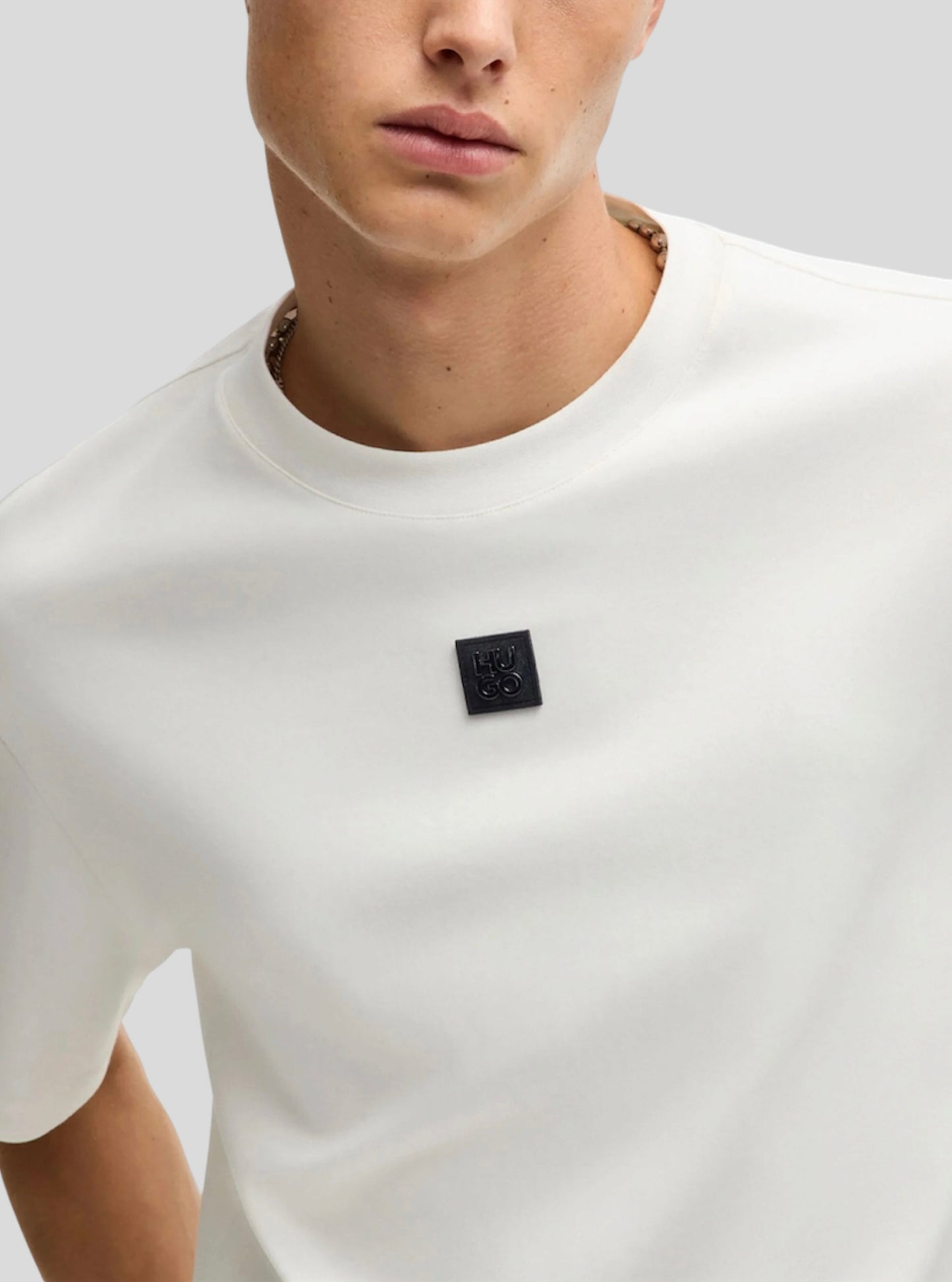 PLAYERA HUGO